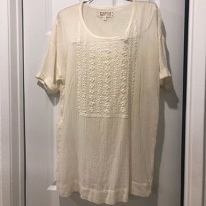 Embroidered front top, with roll up sleeves